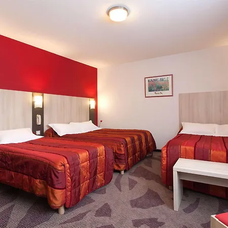 Otel Roissy 4*