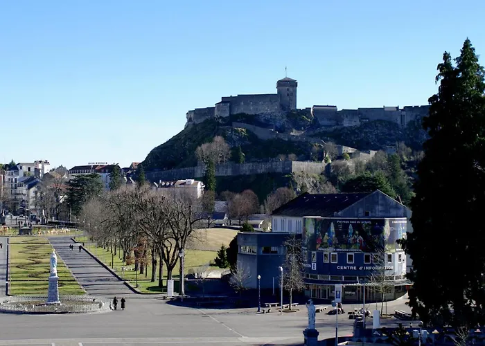 オテル ロワシー ルルド